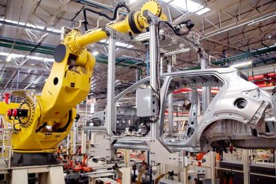 La innovación y precisión en maquinaria industrial para la fabricación de ventanas y puertas